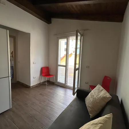Centro Con Ampio Terrazzo カリアリ