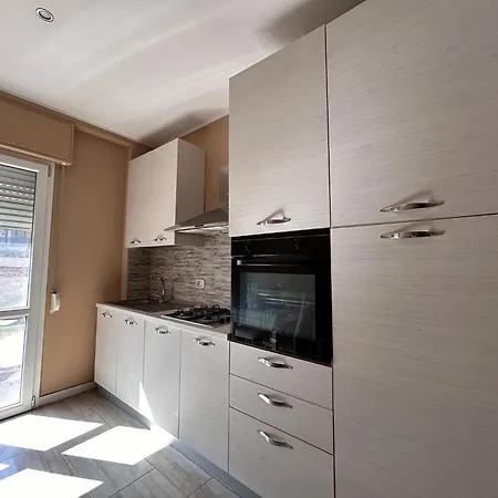 Centro Con Ampio Terrazzo * カリアリ