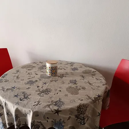 Centro Con Ampio Terrazzo Cagliari