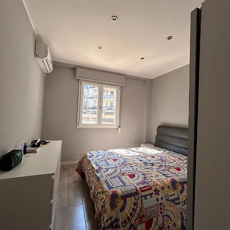 Centro Con Ampio Terrazzo 卡利亚里